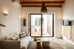 BnB Homes Modern Cozy Townhouse with 2 bedrooms and patio in the Old Town